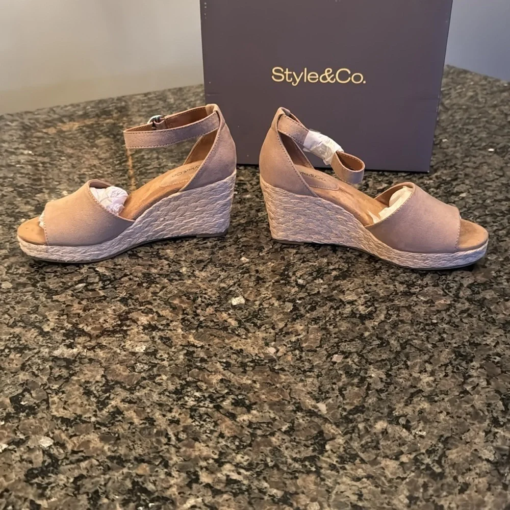 Style & Co seleeney light taupe espadrilles wedge open toe sandals NIB 6